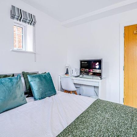 Entire House Sleeps 8 Near The River Thames Maidenhead Zewnętrze zdjęcie