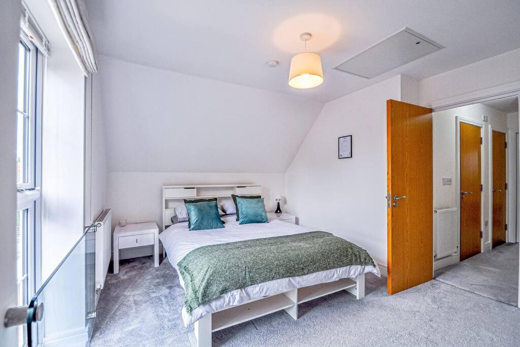 Entire House Sleeps 8 Near The River Thames Maidenhead Zewnętrze zdjęcie