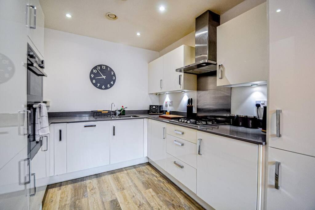 Entire House Sleeps 8 Near The River Thames Maidenhead Zewnętrze zdjęcie