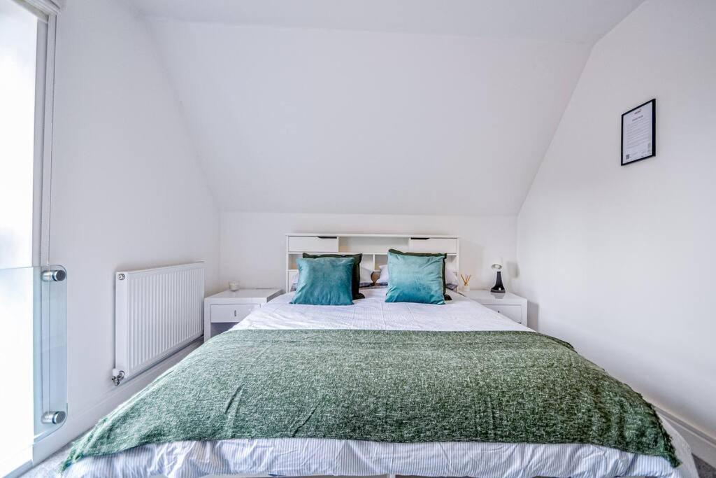 Entire House Sleeps 8 Near The River Thames Maidenhead Zewnętrze zdjęcie