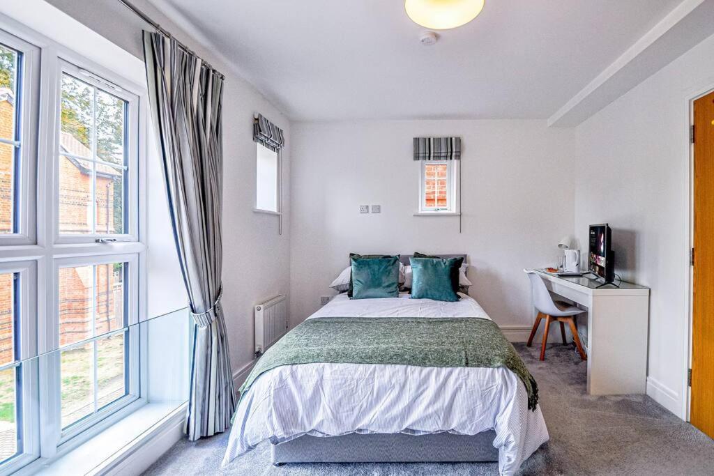 Entire House Sleeps 8 Near The River Thames Maidenhead Zewnętrze zdjęcie
