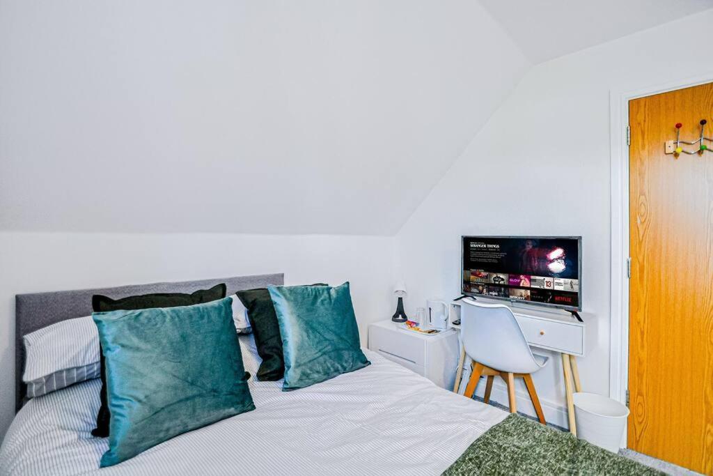 Entire House Sleeps 8 Near The River Thames Maidenhead Zewnętrze zdjęcie