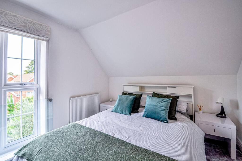Entire House Sleeps 8 Near The River Thames Maidenhead Zewnętrze zdjęcie