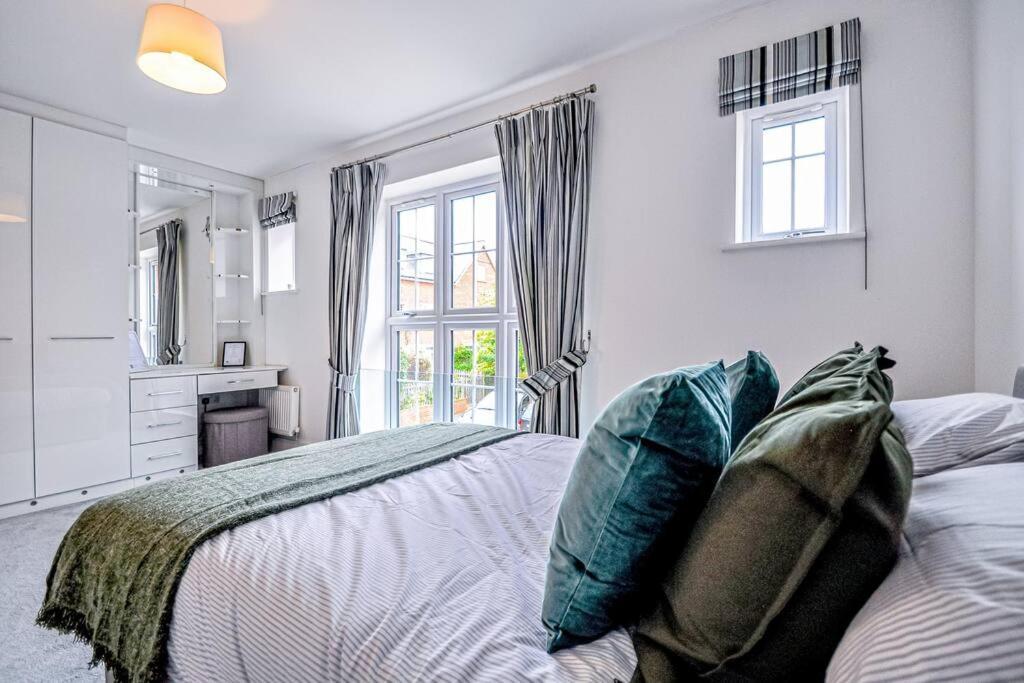 Entire House Sleeps 8 Near The River Thames Maidenhead Zewnętrze zdjęcie
