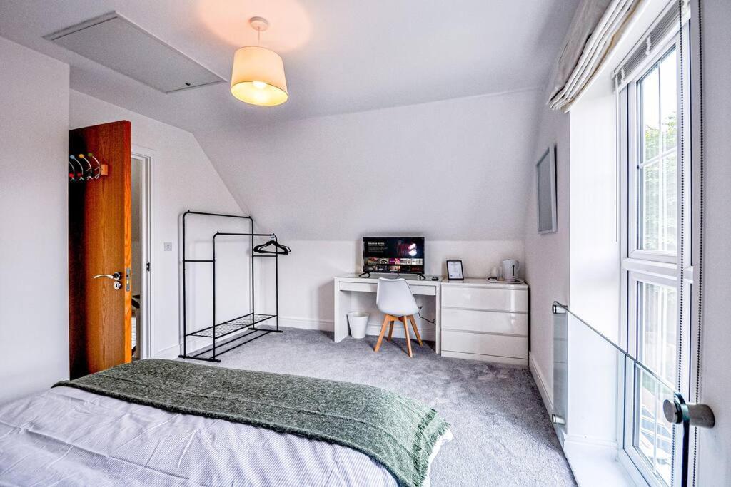 Entire House Sleeps 8 Near The River Thames Maidenhead Zewnętrze zdjęcie