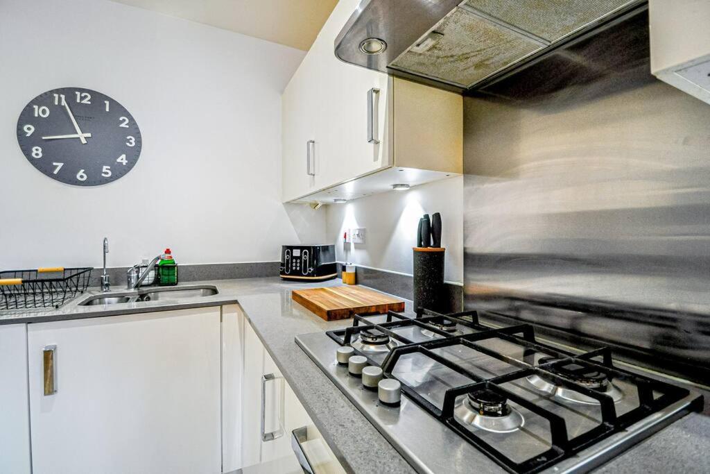 Entire House Sleeps 8 Near The River Thames Maidenhead Zewnętrze zdjęcie