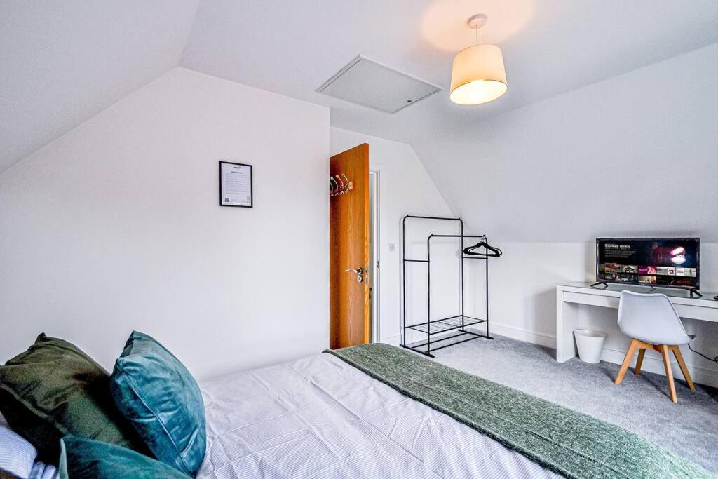 Entire House Sleeps 8 Near The River Thames Maidenhead Zewnętrze zdjęcie